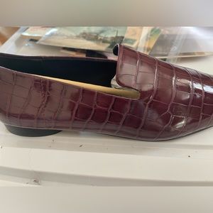 Brand new burgundy alligator patten leather.